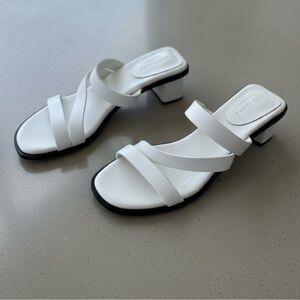 Everlane  White  Strappy Women's Sandals made in Italy